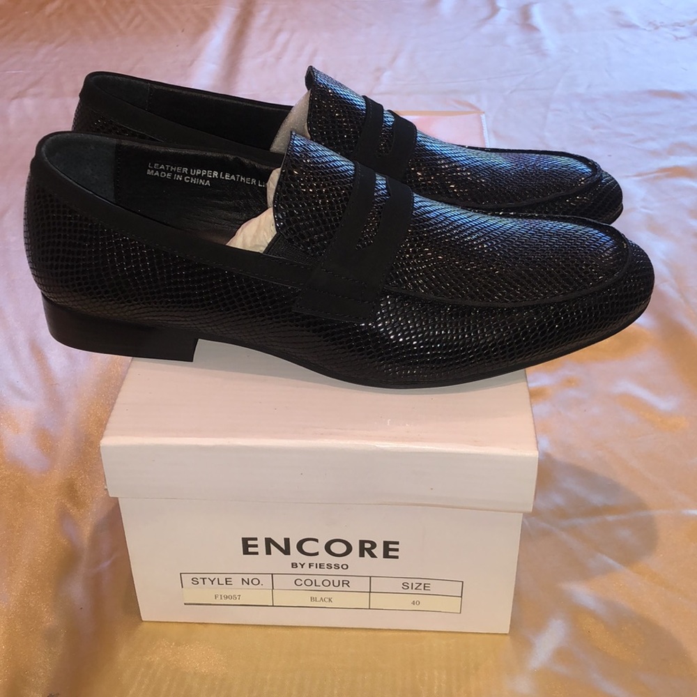 NWB Encore by Fiesso Genuine leather boot sparkle shoes loafer